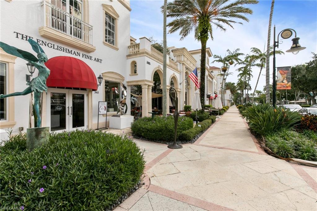 NEAPOLITAN CLUB - Residential