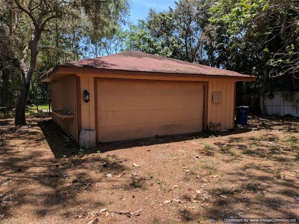 THOMAS ESTATES - Residential