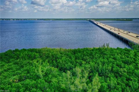 26082 Shore DR PUNTA GORDA FL 33950