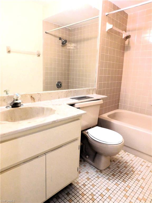 BEACON SQUARE - Residential Lease