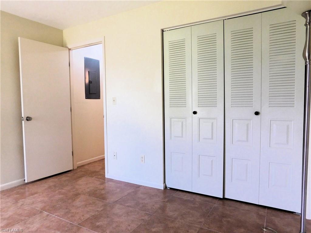 BEACON SQUARE - Residential Lease