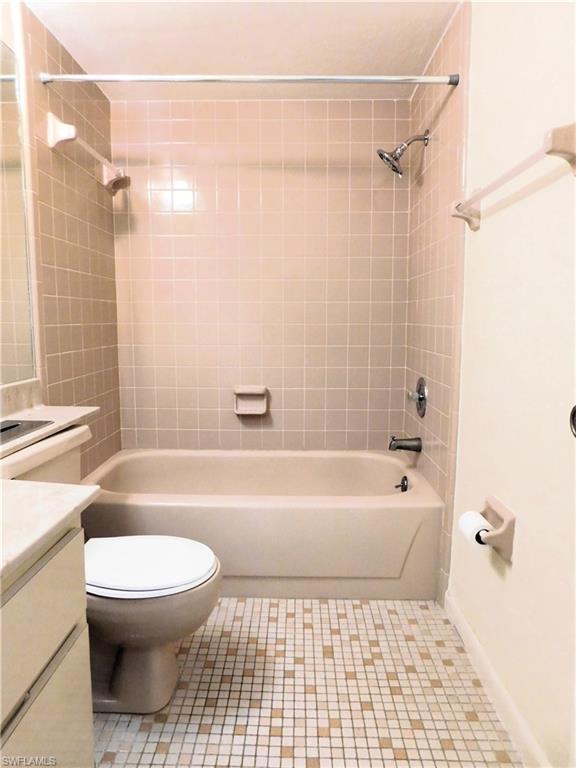 BEACON SQUARE - Residential Lease