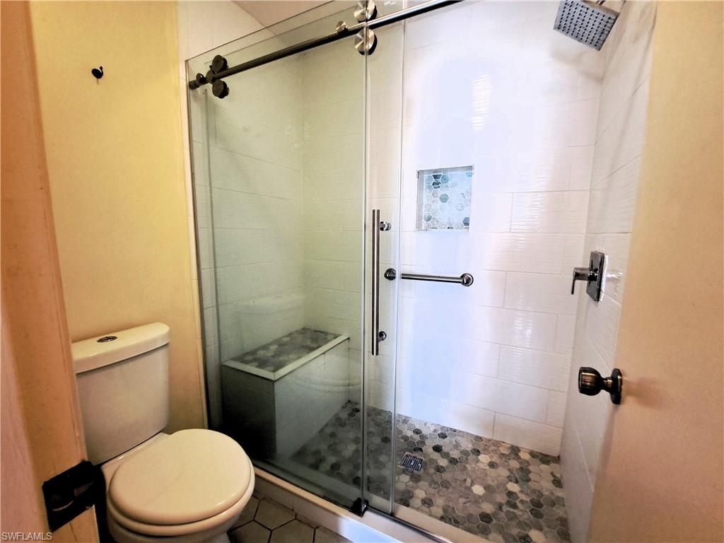 BEACON SQUARE - Residential Lease