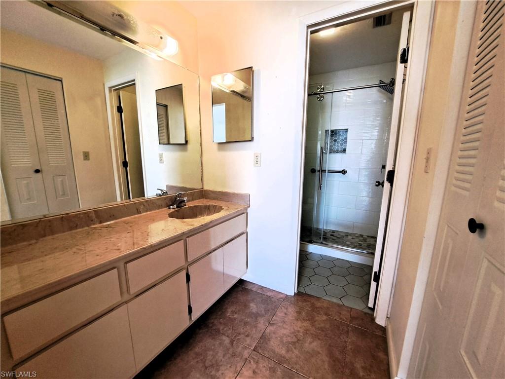 BEACON SQUARE - Residential Lease