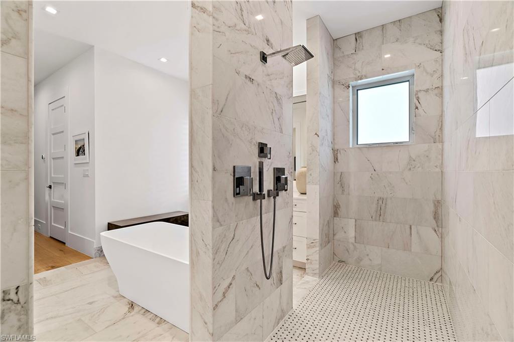 PARK SHORE - Residential