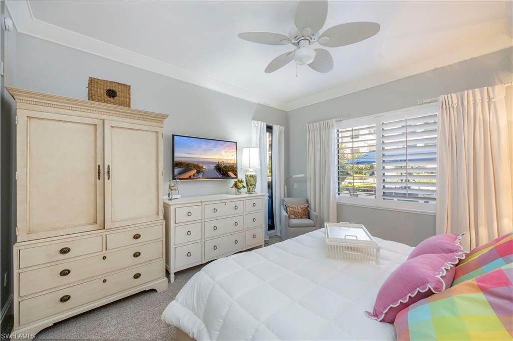 NAPLES SQUARE - Residential