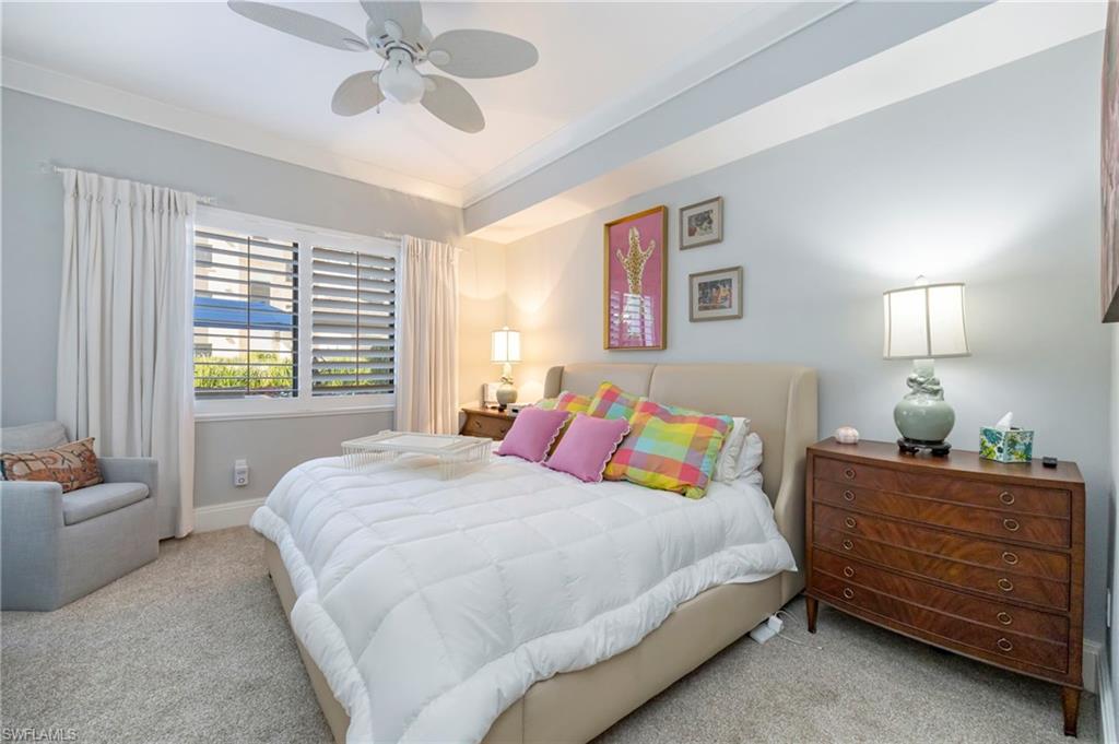 NAPLES SQUARE - Residential