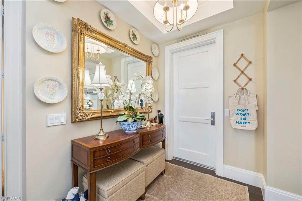 NAPLES SQUARE - Residential