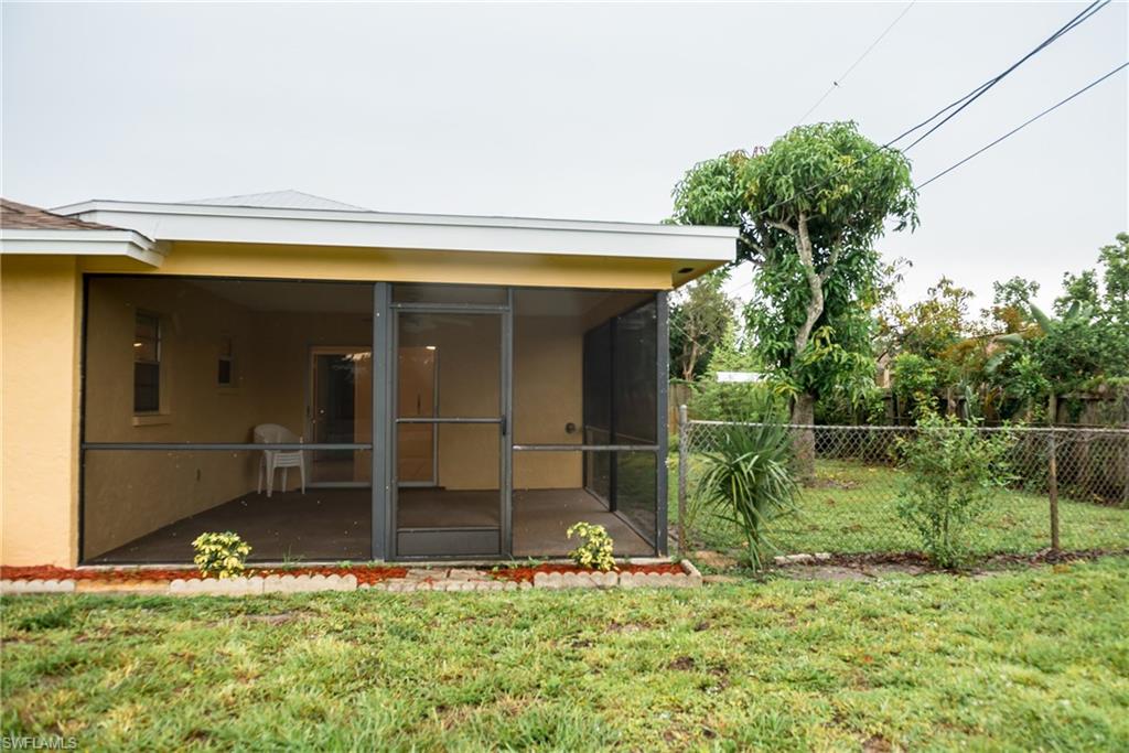 NAPLES TWIN LAKES - Residential