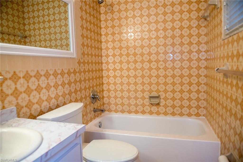 NAPLES TWIN LAKES - Residential