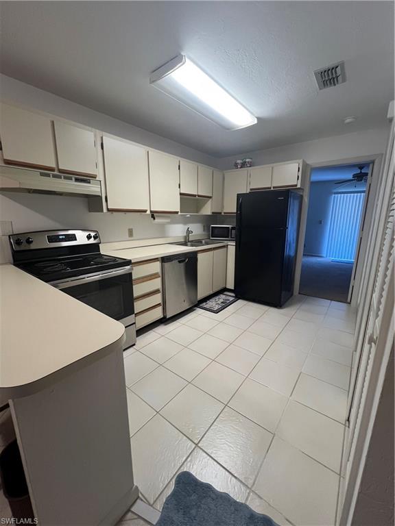 CONTEMPORARY  CONDO - Residential