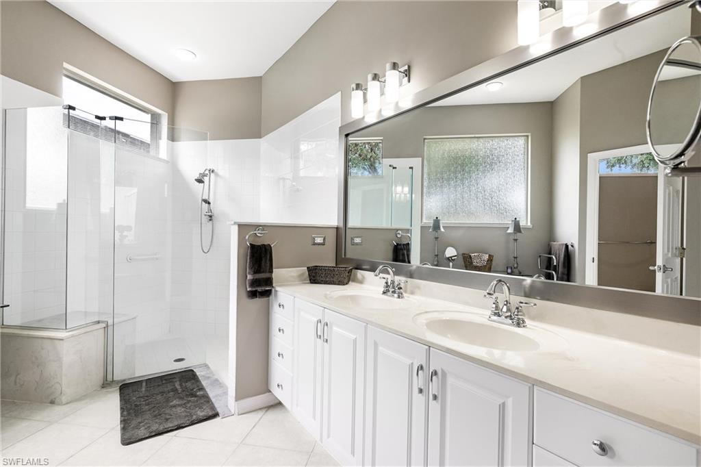 MOON LAKE - Residential