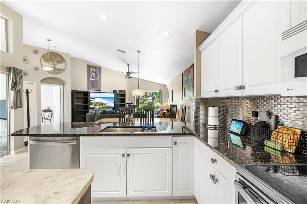 MOON LAKE - Residential