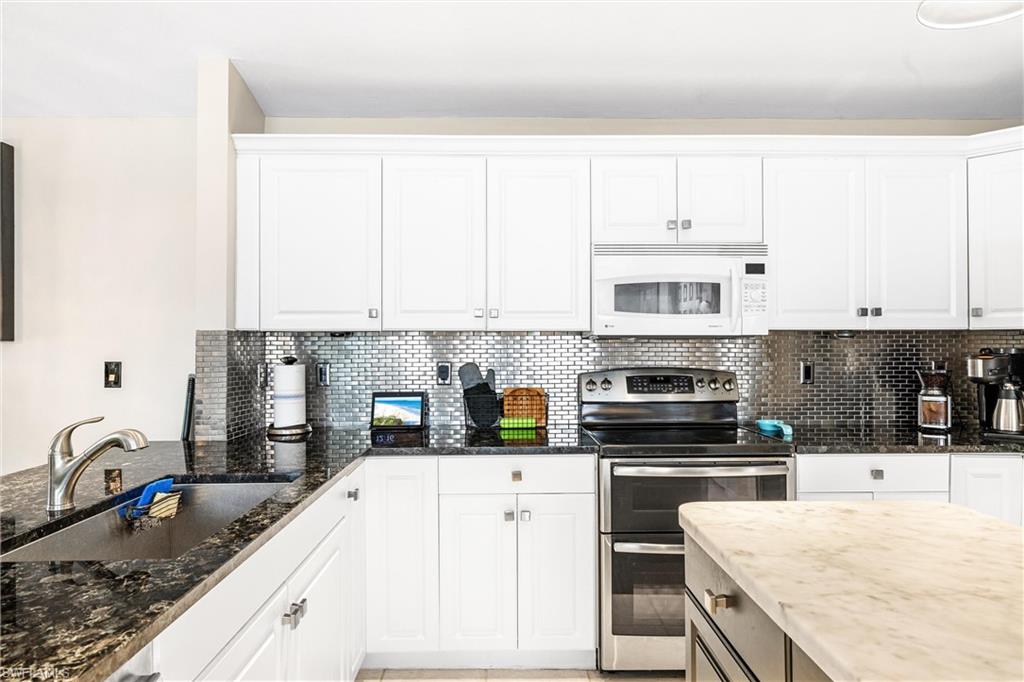 MOON LAKE - Residential