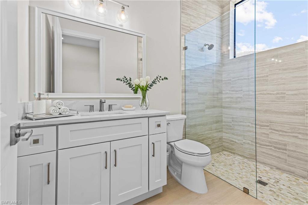 COUNTRY CLUB - Residential