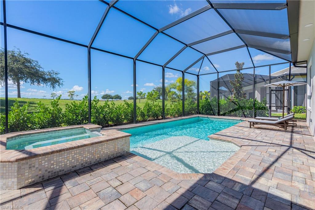 COUNTRY CLUB - Residential