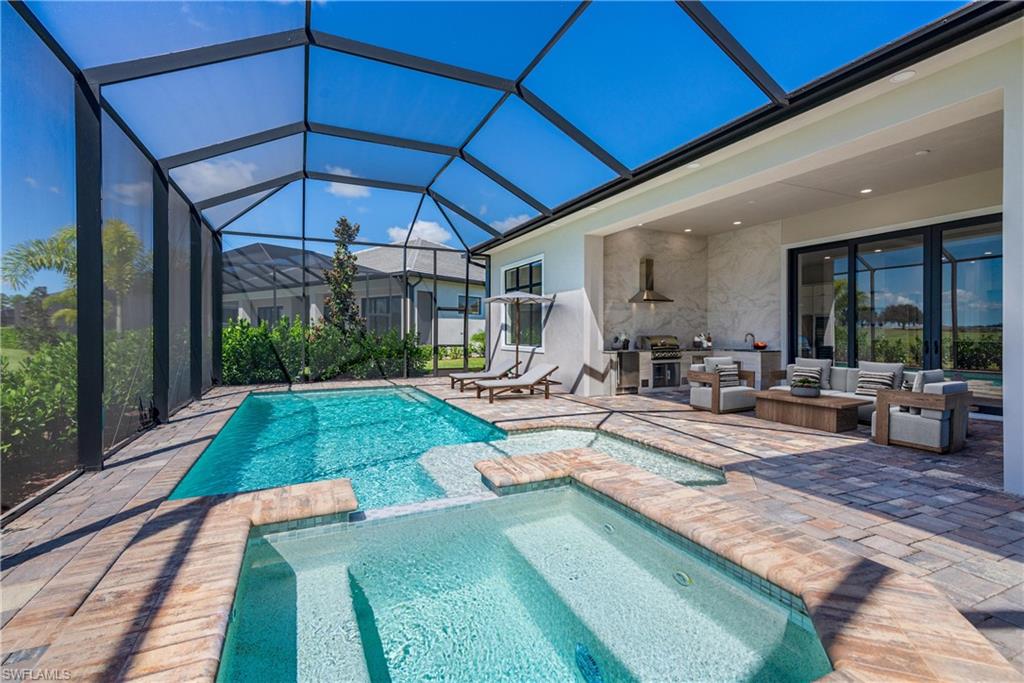 COUNTRY CLUB - Residential