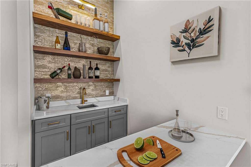 COUNTRY CLUB - Residential