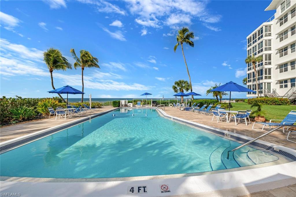 ROYAL PALM CLUB - Residential