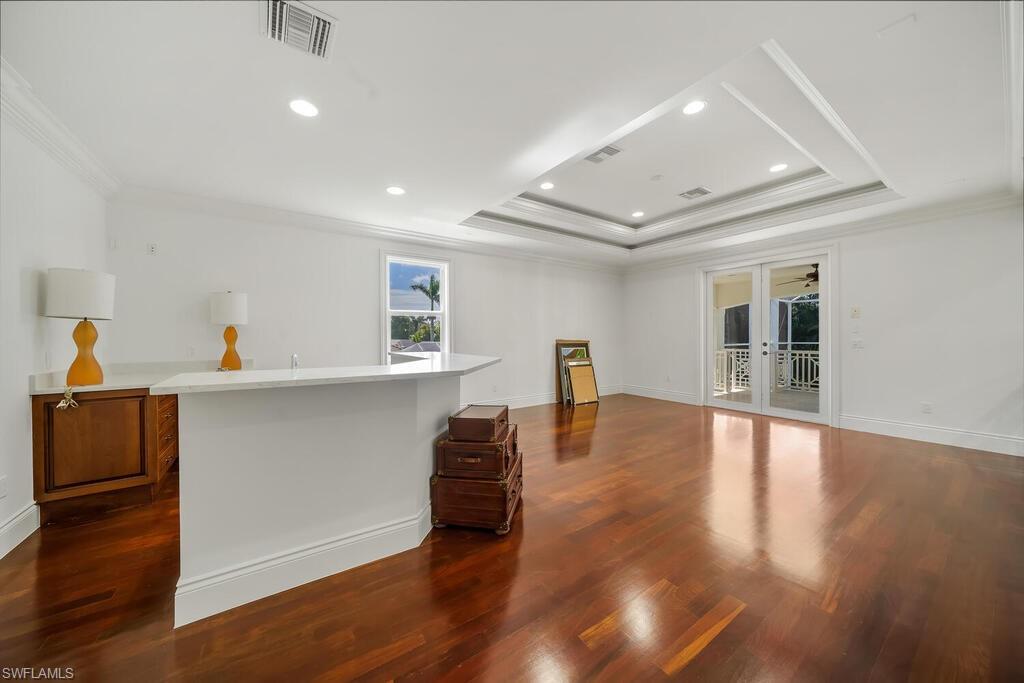 MOORINGS - Residential