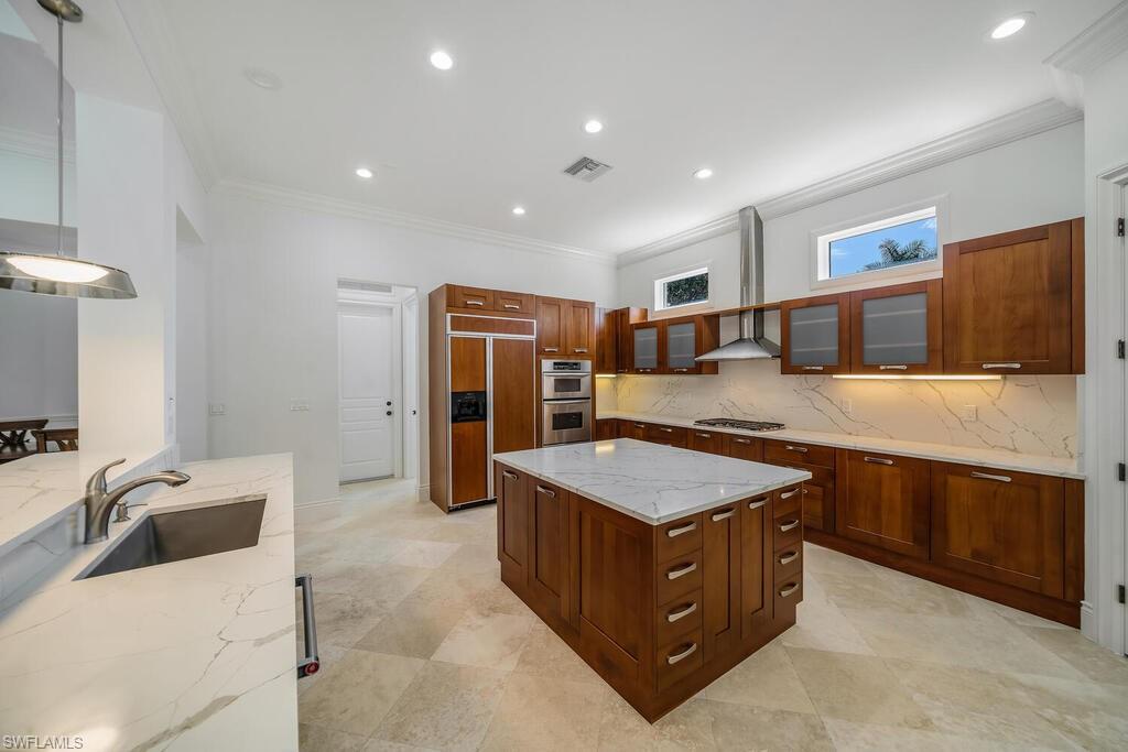 MOORINGS - Residential