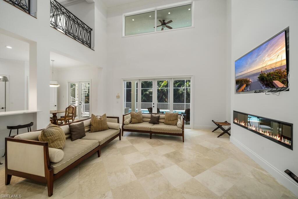 MOORINGS - Residential