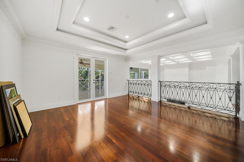 MOORINGS - Residential