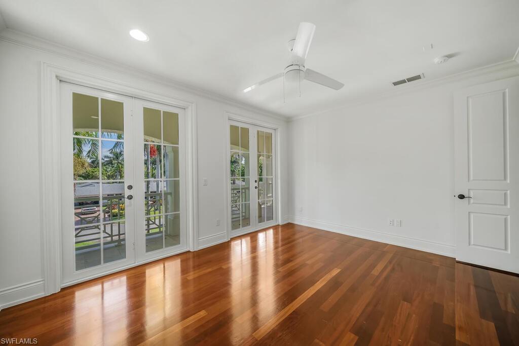 MOORINGS - Residential