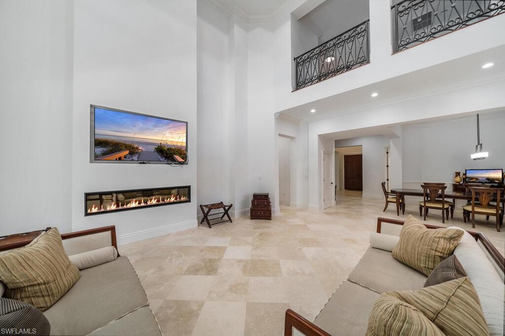 MOORINGS - Residential