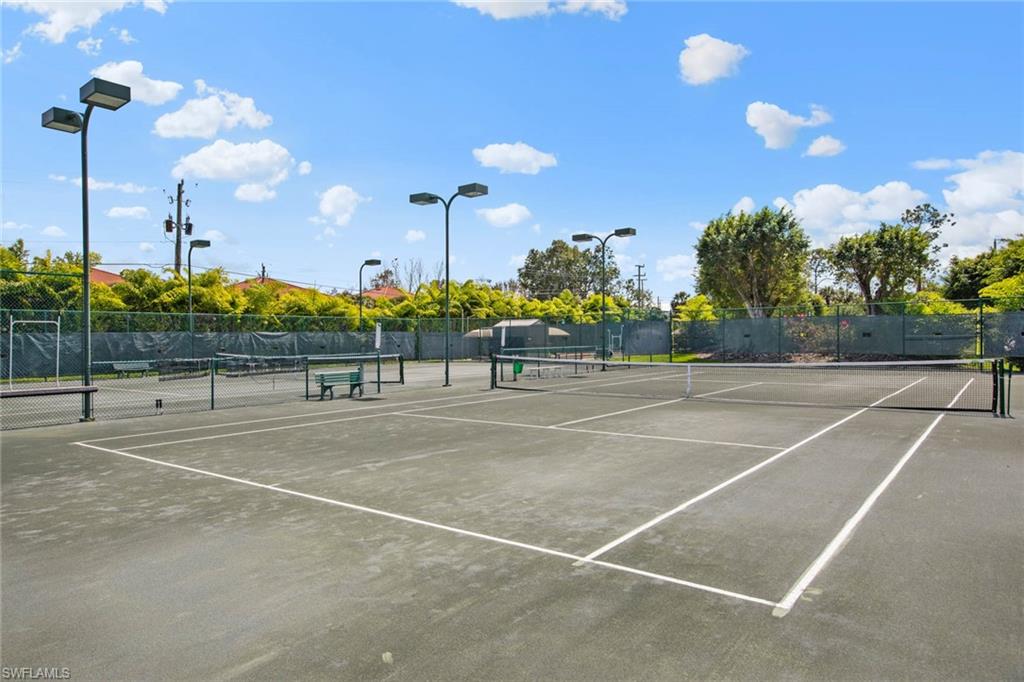 HUNTINGTON LAKES - Residential