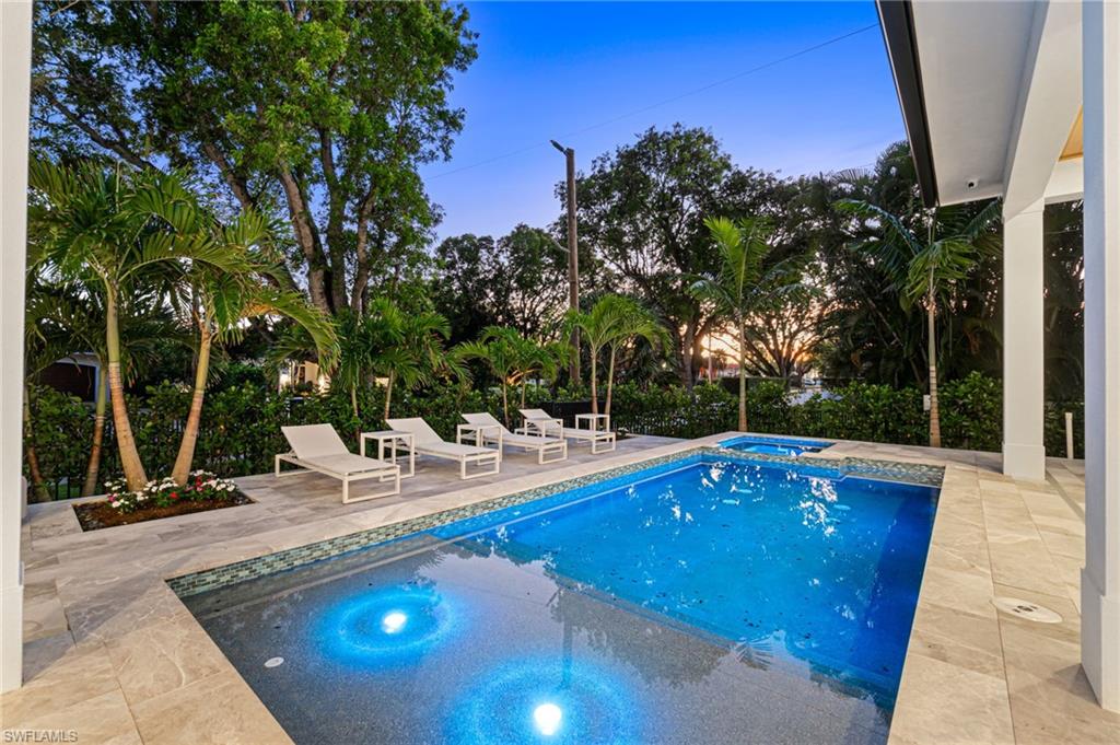 LAKE PARK - Residential