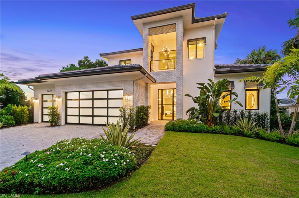 LAKE PARK - Residential