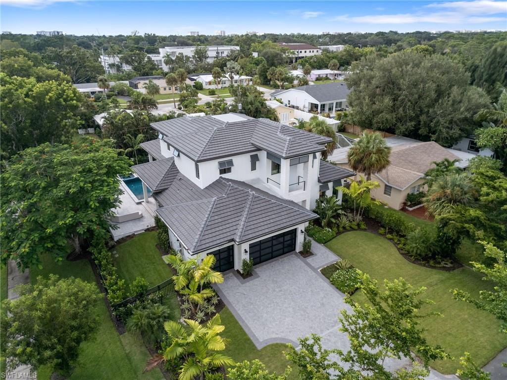 LAKE PARK - Residential