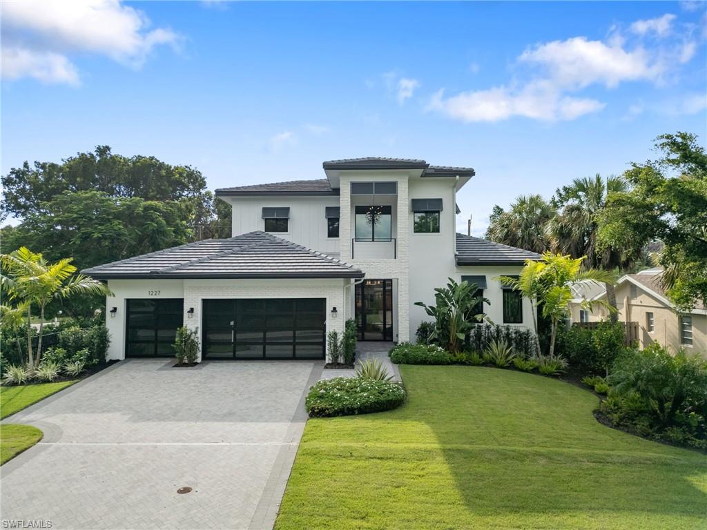 LAKE PARK - Residential