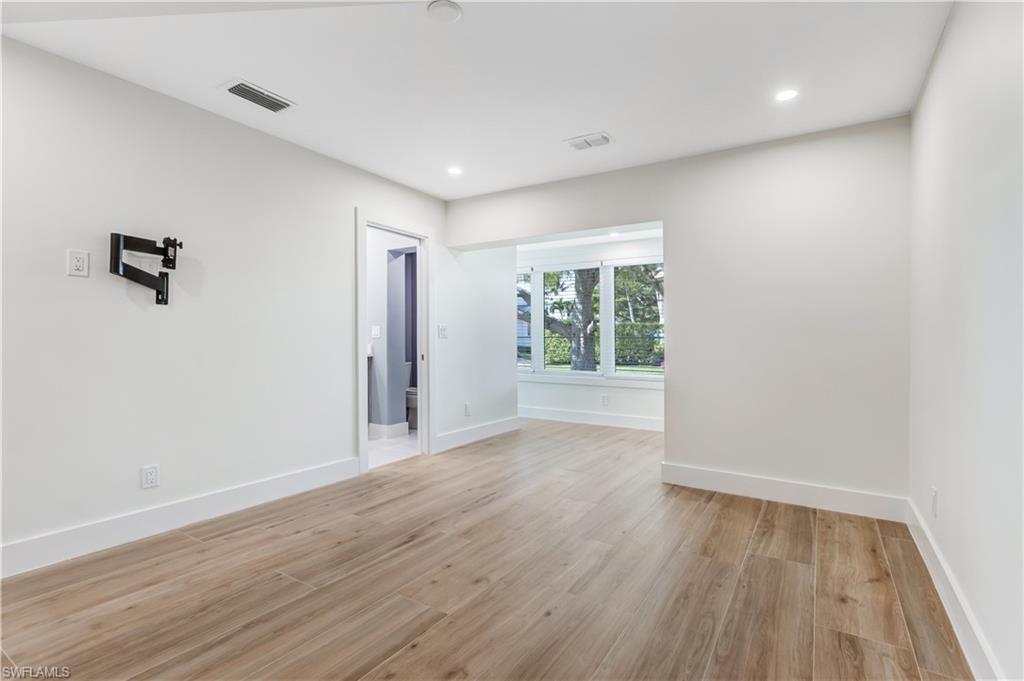 COLONIAL MANOR - Residential Lease