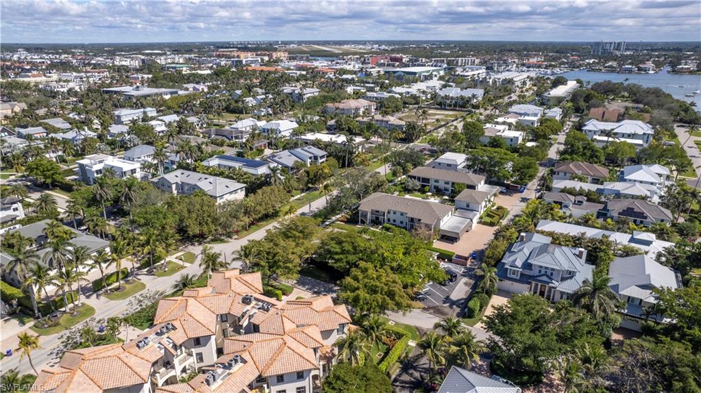 COLONIAL MANOR - Residential Lease