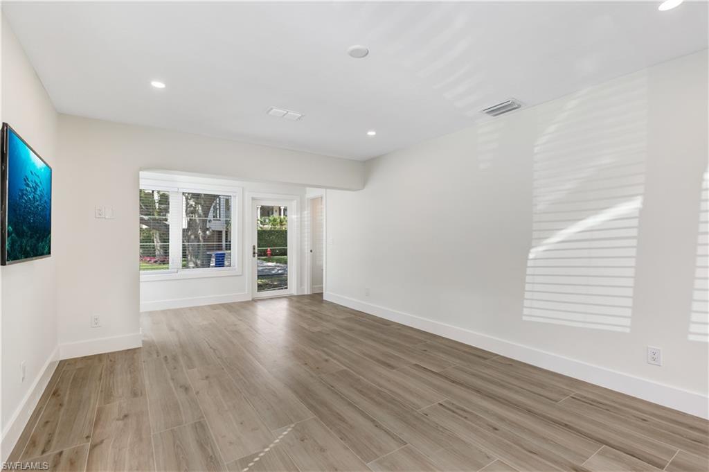 COLONIAL MANOR - Residential Lease