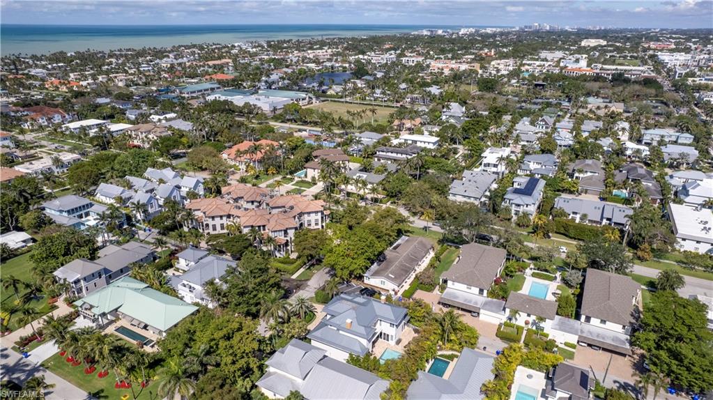 COLONIAL MANOR - Residential Lease