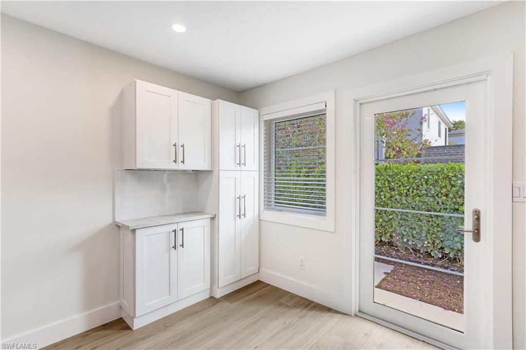 COLONIAL MANOR - Residential Lease