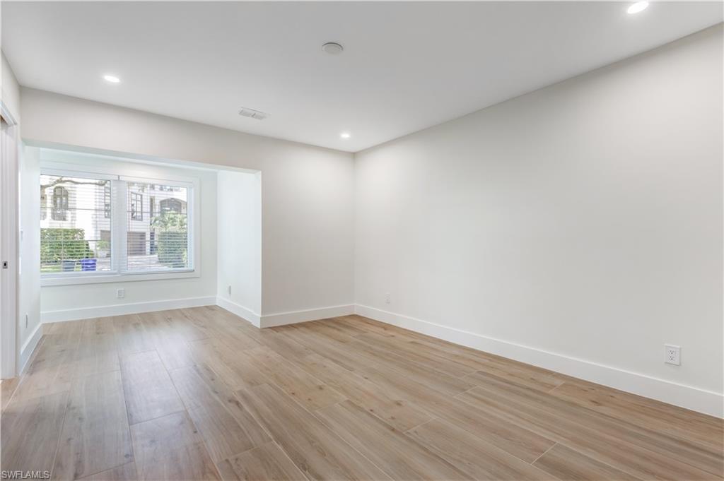 COLONIAL MANOR - Residential Lease