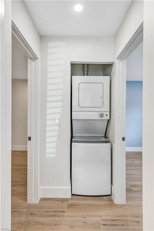 COLONIAL MANOR - Residential Lease