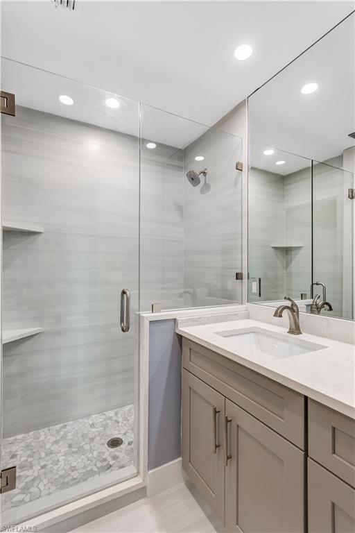 COLONIAL MANOR - Residential Lease