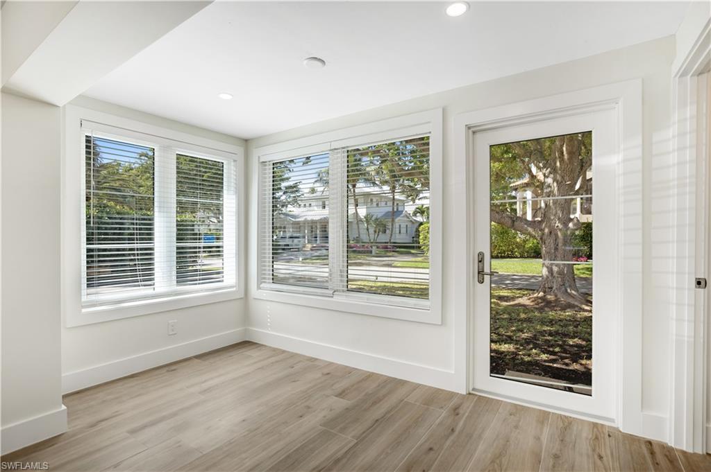 COLONIAL MANOR - Residential Lease