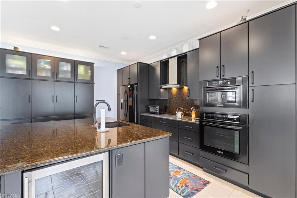 OLD PELICAN BAY - Residential