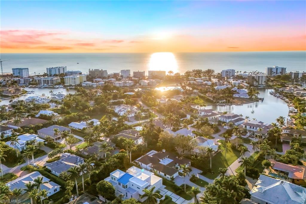 MOORINGS - Residential