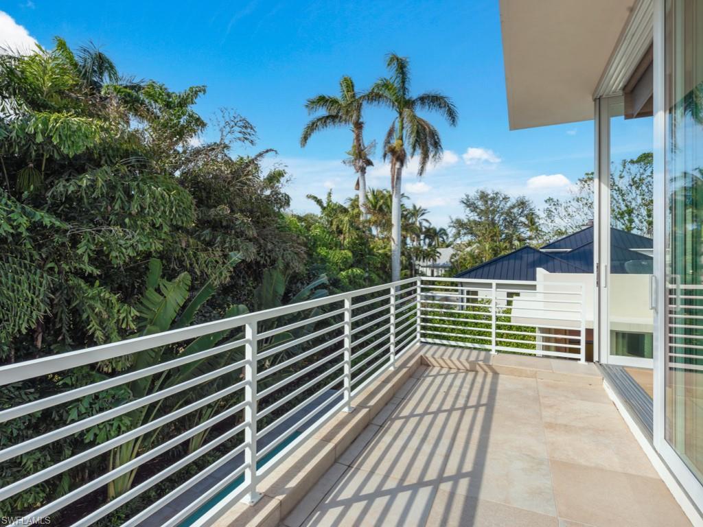 MOORINGS - Residential