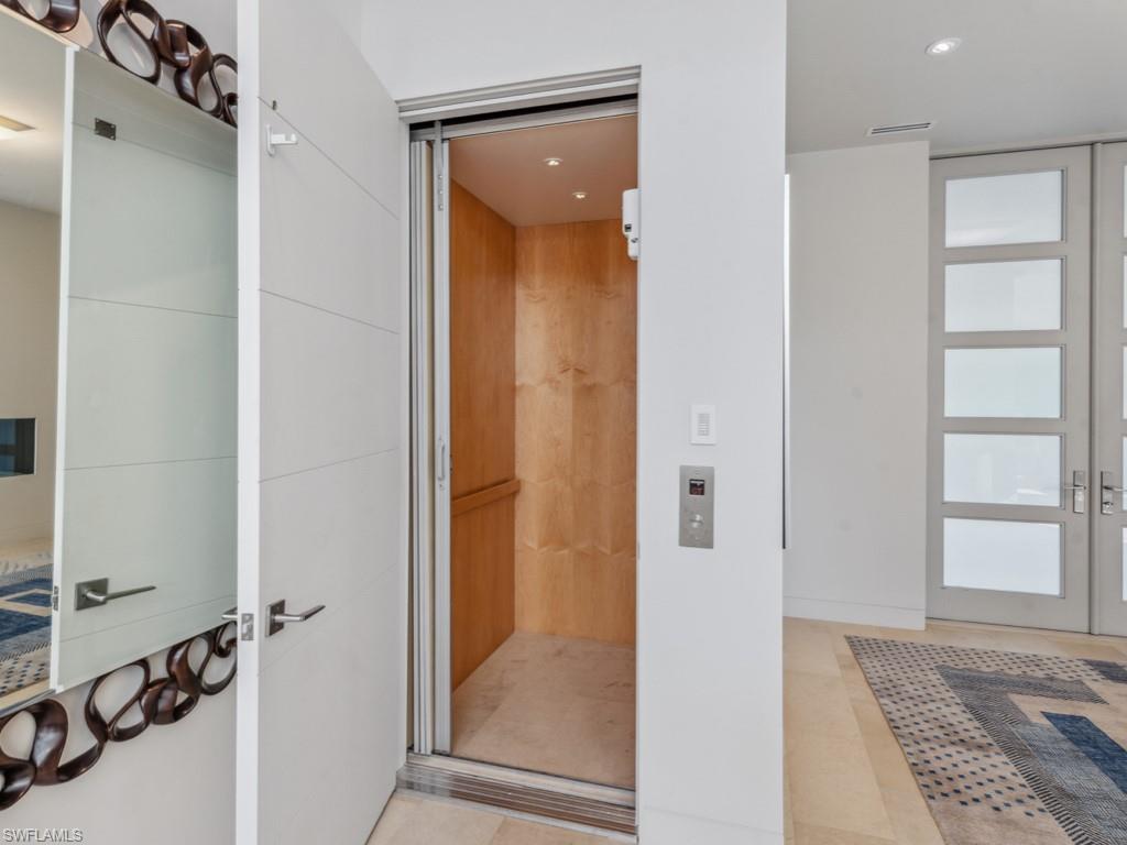 MOORINGS - Residential