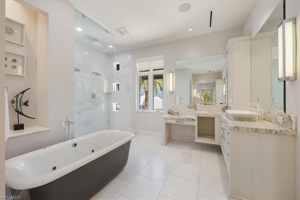 SOUTHPORT ON THE BAY - Residential