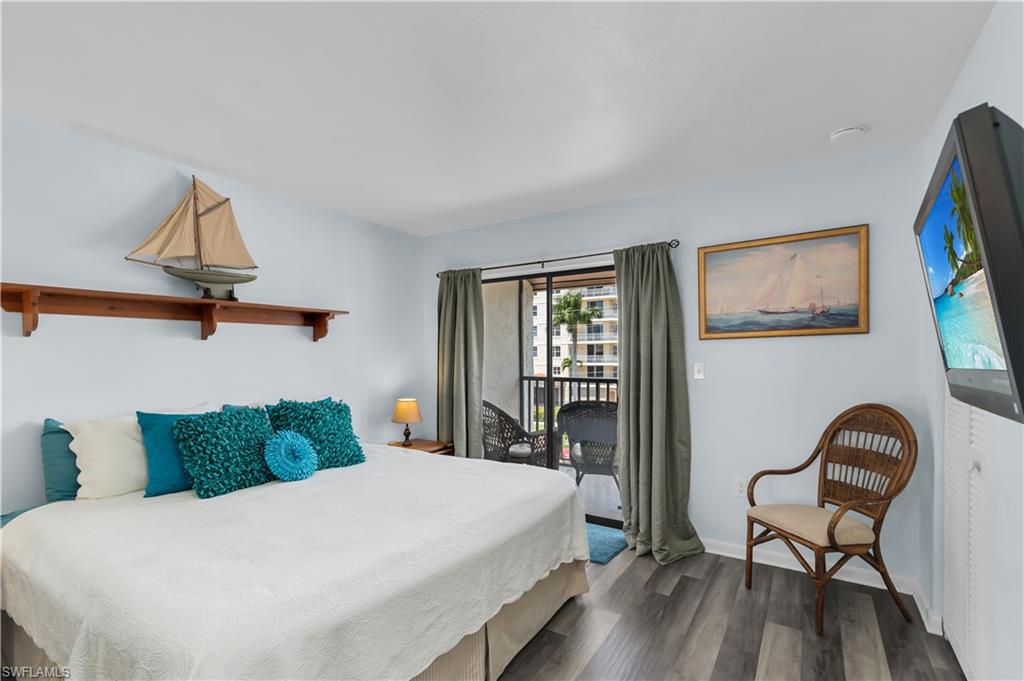 TOWN HOUSE SQUARE - Residential