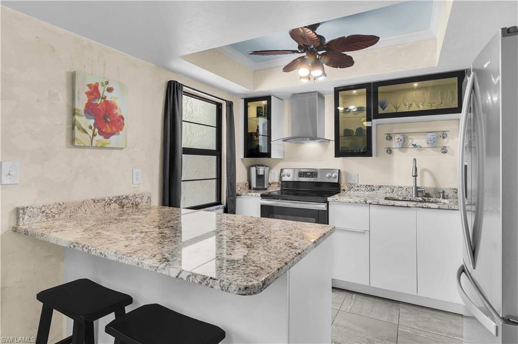 TOWN HOUSE SQUARE - Residential